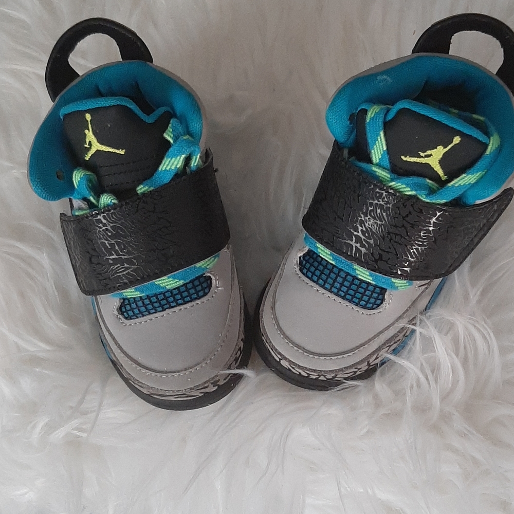 Toddler Jordans (6C)